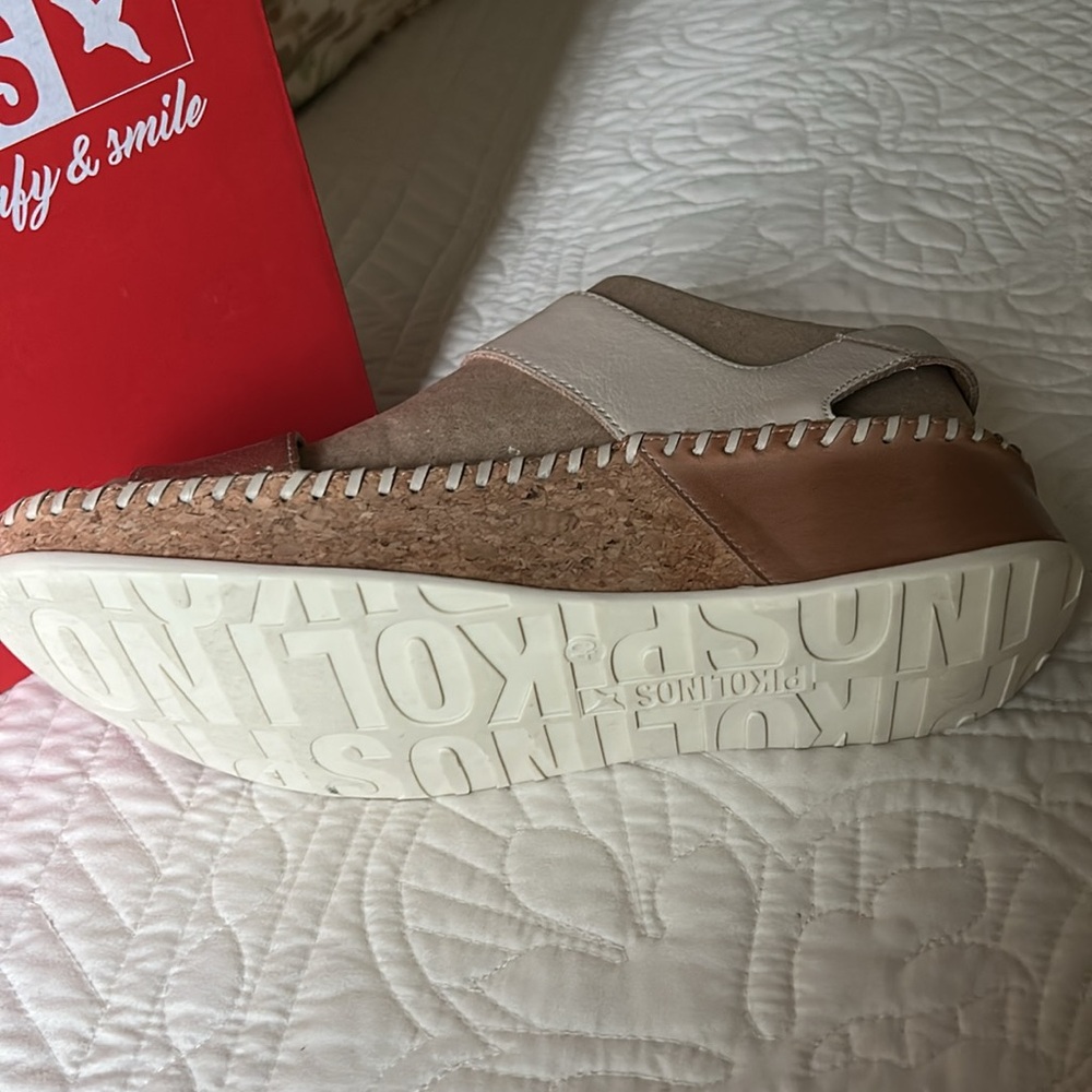 Pikolinos Metallic Gold and Cream Sandals - Picture 3 of 5